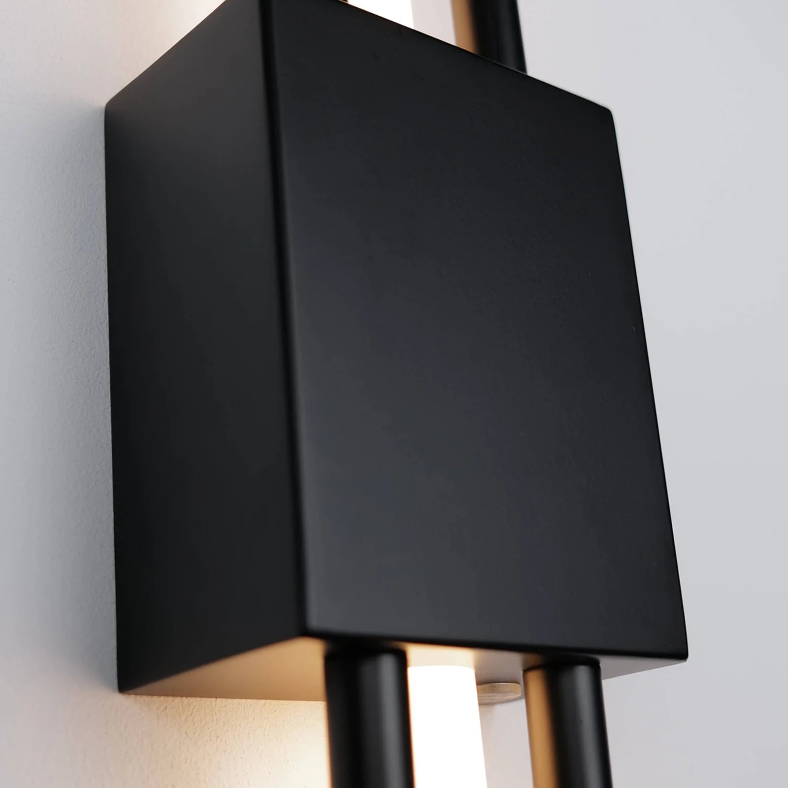Ambio - Black